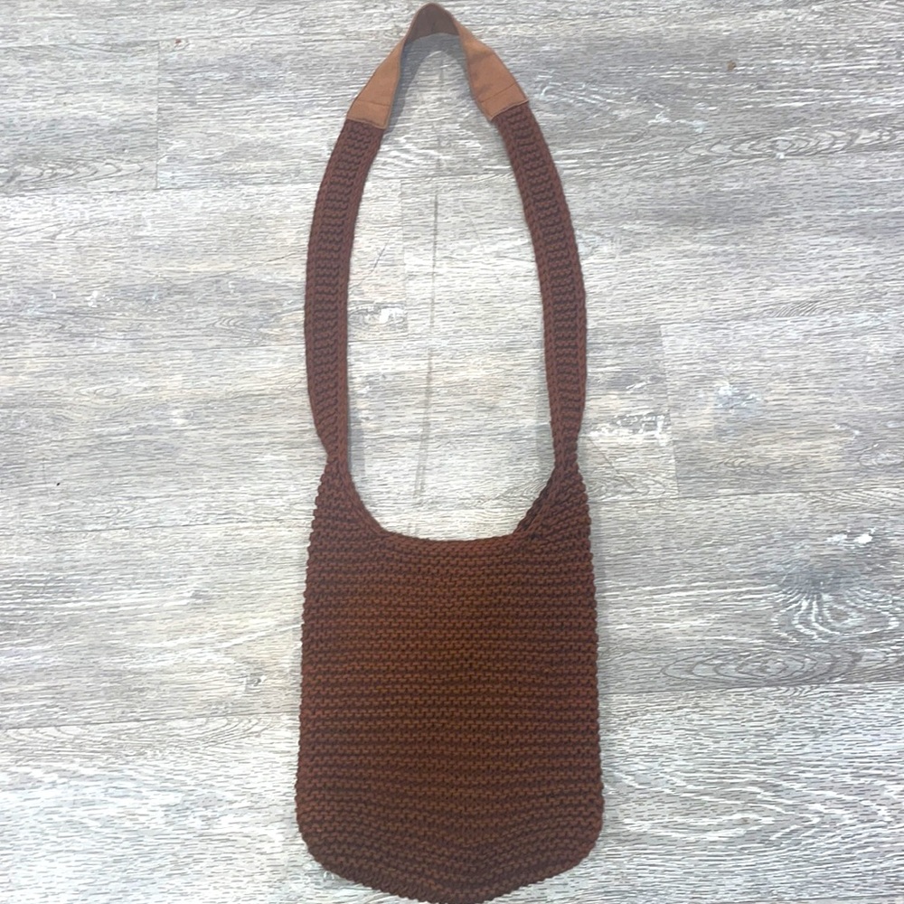 American Eagle Outfitters crossbody hobo purse. Gently used.